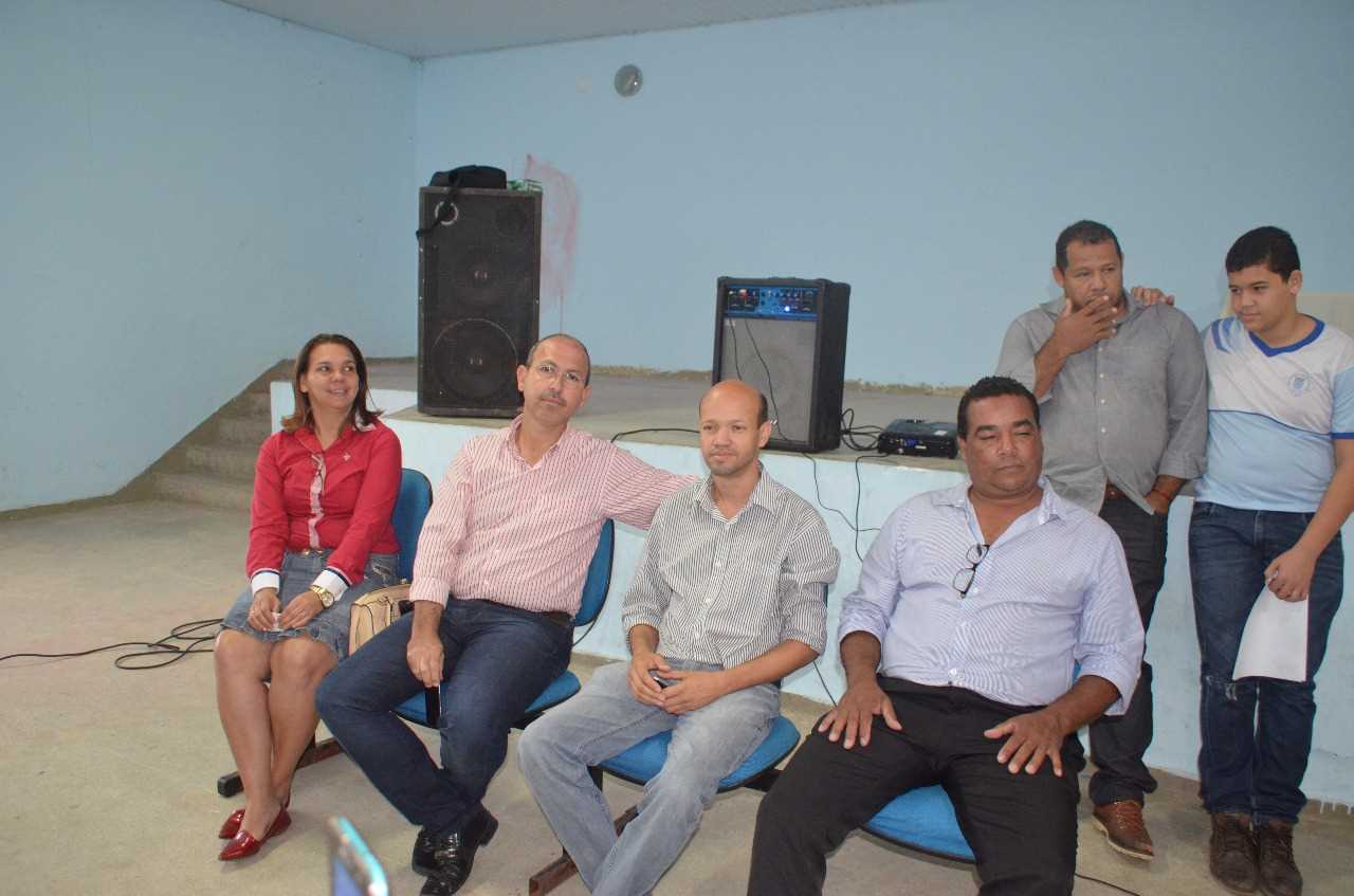 Prefeito Oziel participa de bate papo com alunos do CMC
